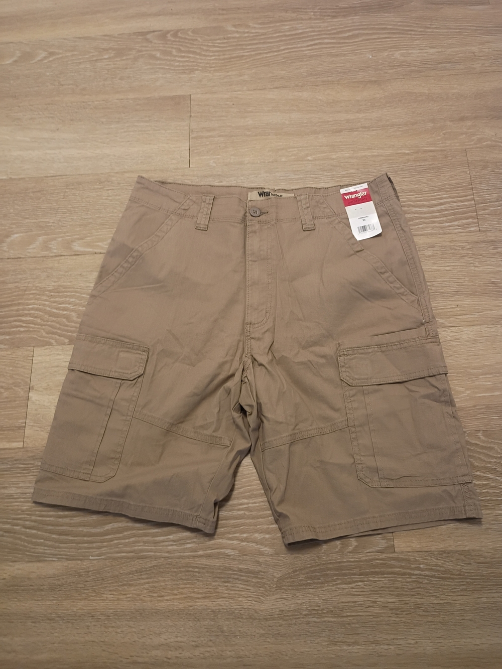 Wrangler Authentics Utility Cargo Shorts Size 33 Beige